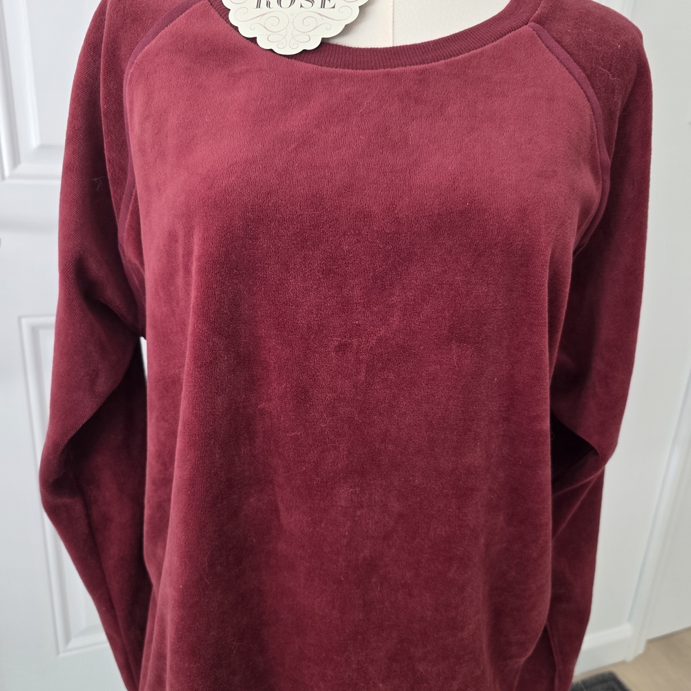 Knox Rose Velvet Long-Sleeve Pullover in Wine